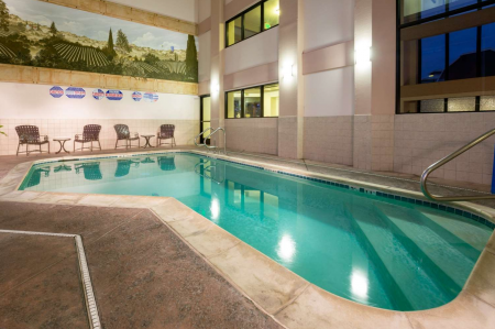 hawthorn-suites-by-wyndham-napa-valley-pool1